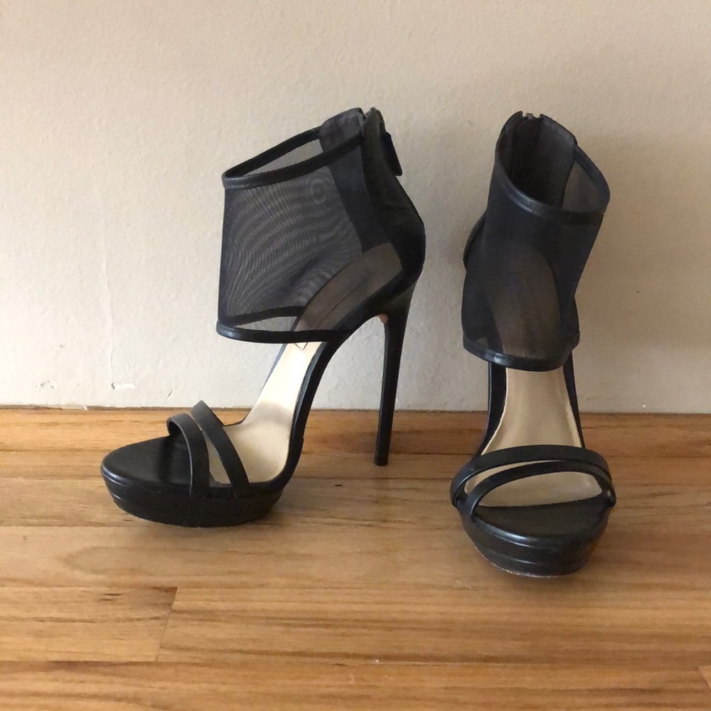 Like-New BCBGMaxazria Strappy Pumps 6.5